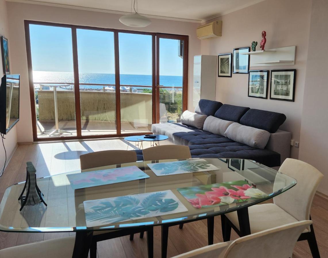 Beach View Apartment Shkorpilovtsi Exterior photo